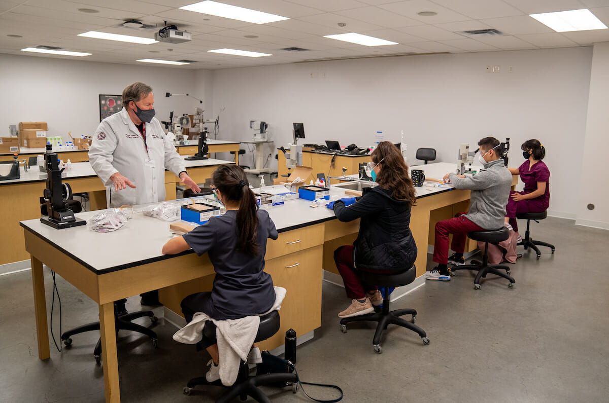 College of Graduate Nursing Professor and Associate Dean of Administration and Research Rodney Hicks, PhD, teaches a safe injections techniques workshop to College of Optometry and College of Dental Medicine students