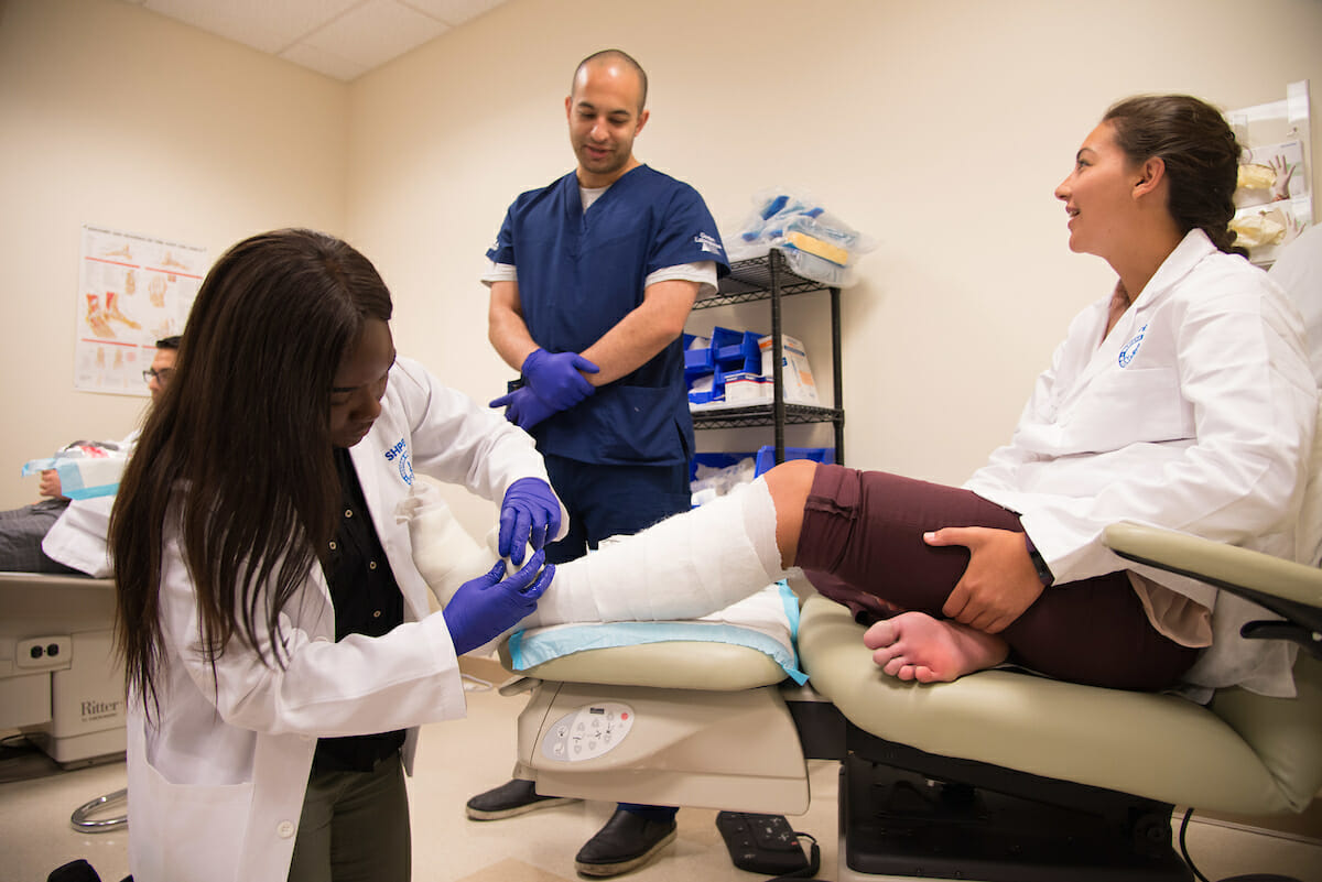 WesternU SHPEP students gain hands-on experience during the podiatry rotation