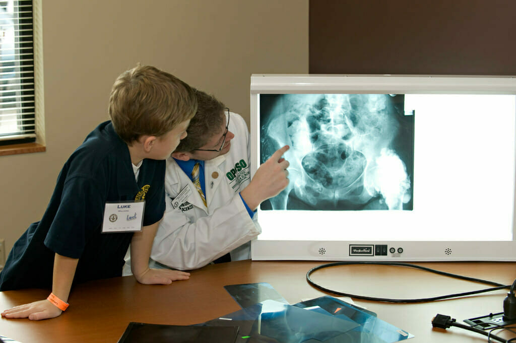 Lebanon Ladder program, student teach the kid about x-ray