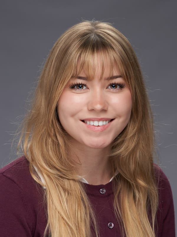 Portrait of Allison Apolinar